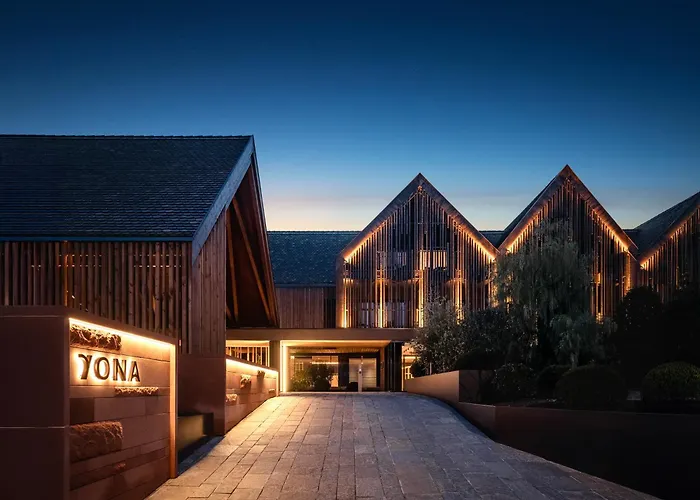 Hotel: Yona Ex Le Parc Hotel