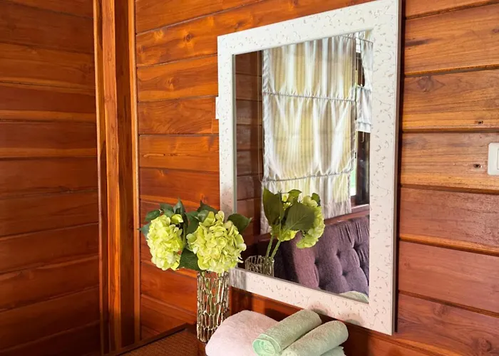 Golden Teak Resort Baan Sapparot