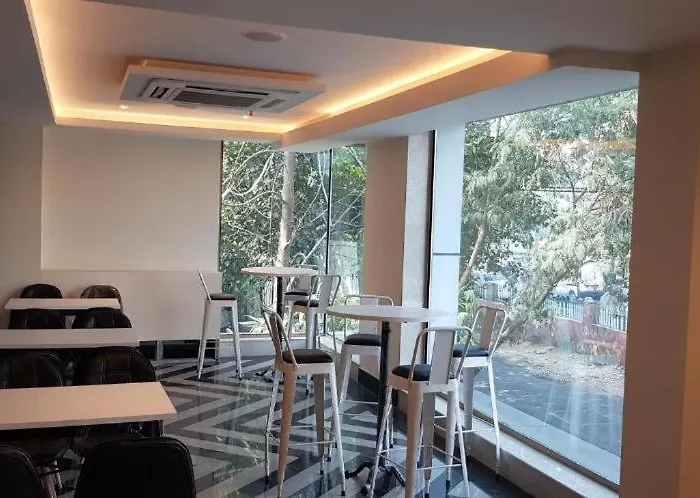 Cheqinn - Sukhumvit 4 Nana Plaza