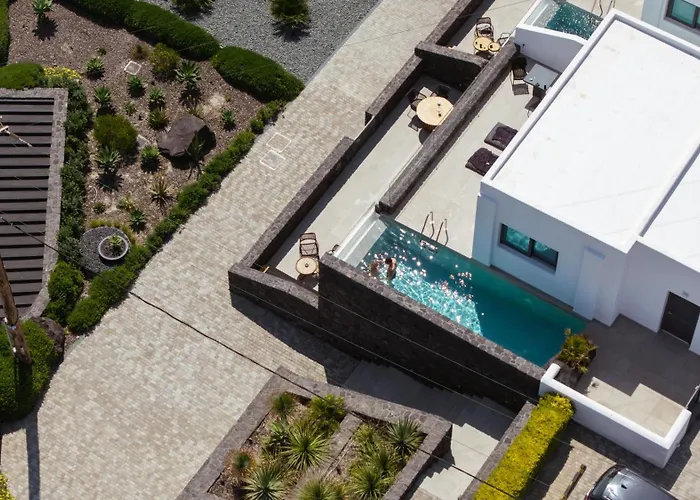 Santanna Luxury Suites