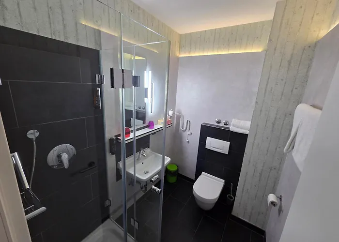 3 SterneHotel Cristall - Frankfurt City
