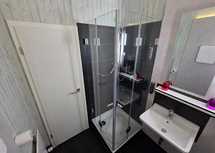 3 SterneHotel Cristall - Frankfurt City