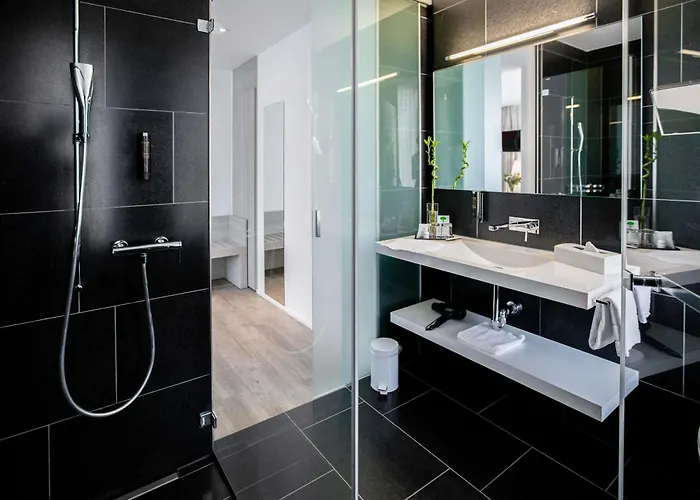 Mercure City West
