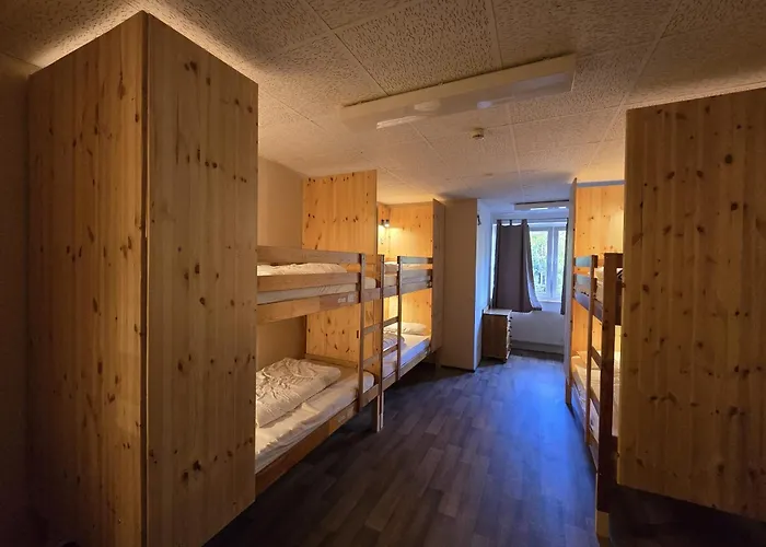 Max Hostel