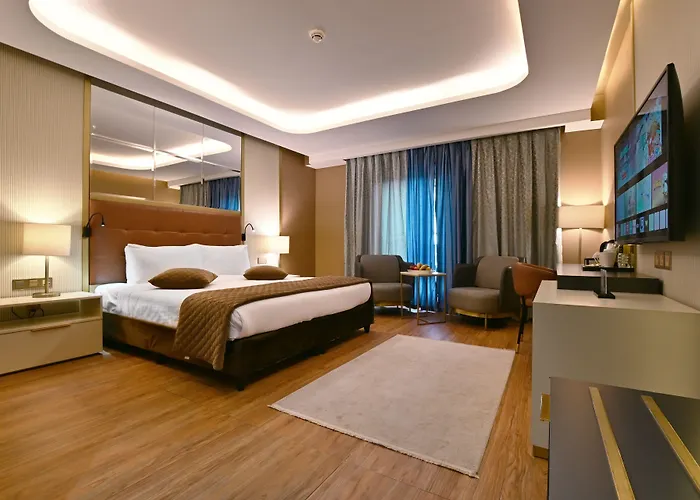  Petra Moon Luxury