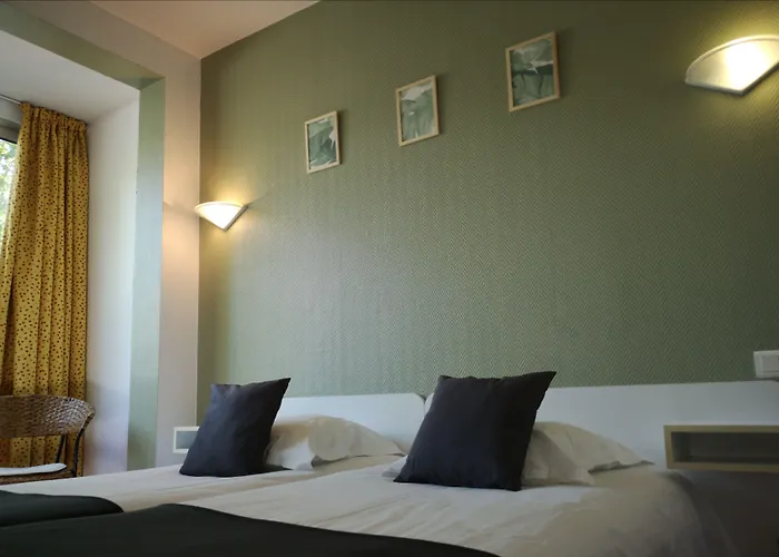 Trianon Tours