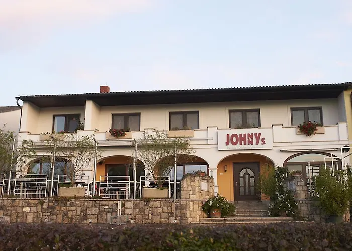 Weinhandl&Johnnys Pizzeria