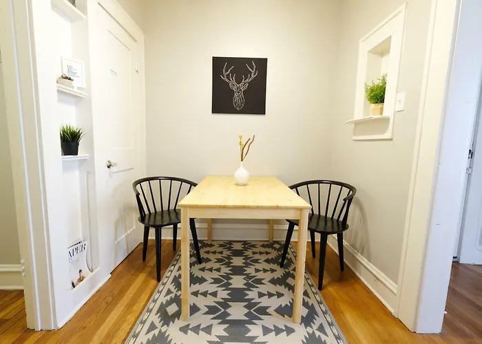 Ferienvermietung: Global Cup 1920S City Retreat Studio Flat