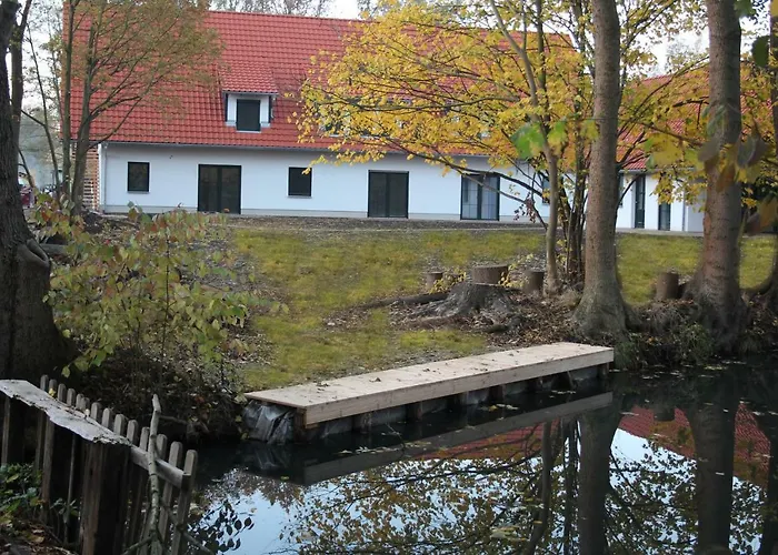 Zum Baumhaus