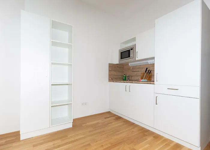 Hotel: My Room Serviced Apartment-Messe