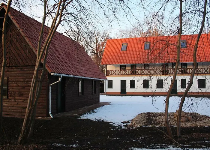 Zum Baumhaus