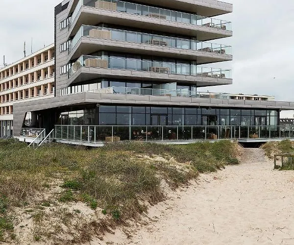 Maris Apartments